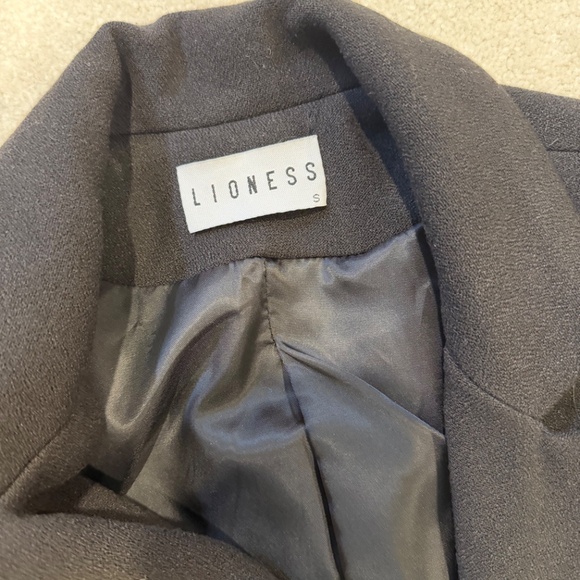 Black Lioness Double Breasted Women's Blazer - Picture 3 of 4